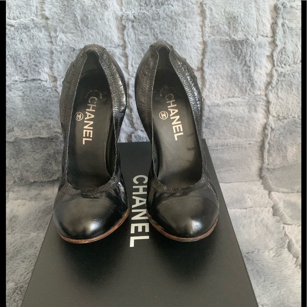 CHANEL Stretch Lambskin Leather Pumps